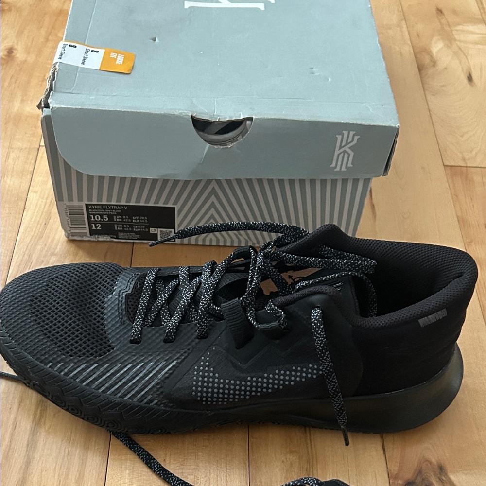 Nike Men's Black Athletic Shoes